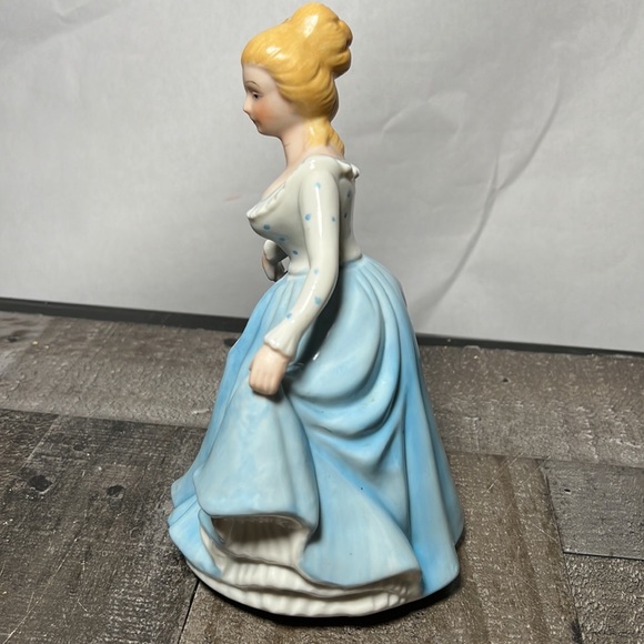Vintage Porcelain Victorian Age Figurines - Picture 6 of 13